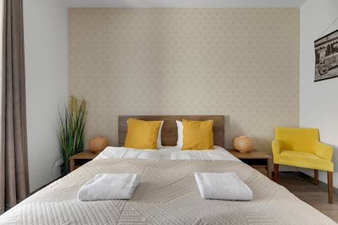 Blue Mandarin Riverside