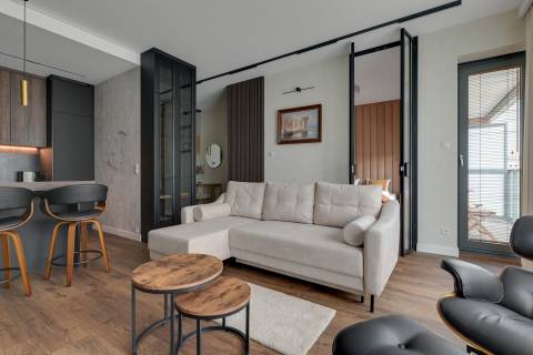 Blue Mandarin Riverside