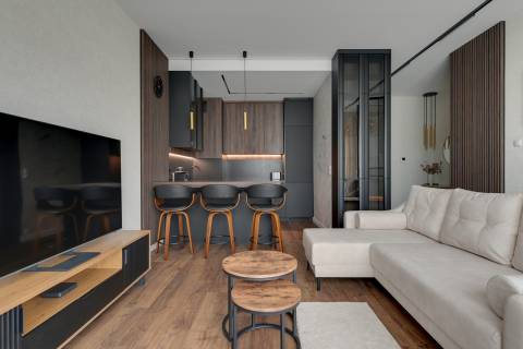 Blue Mandarin Riverside