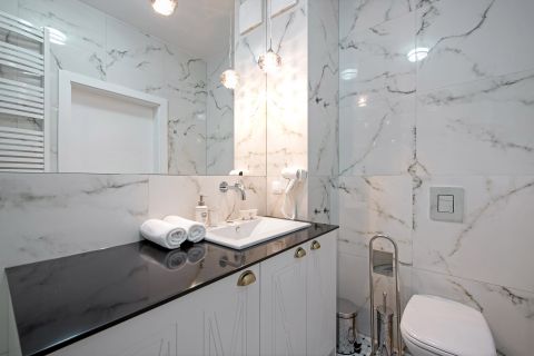 Blue Mandarin Riverside