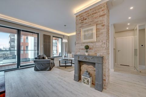 Blue Mandarin Riverside