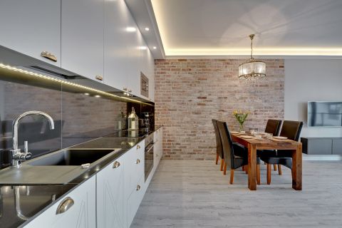 Blue Mandarin Riverside