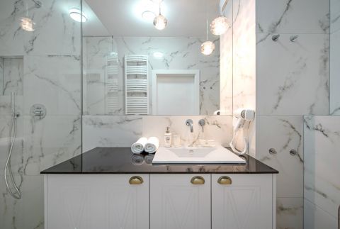 Blue Mandarin Riverside