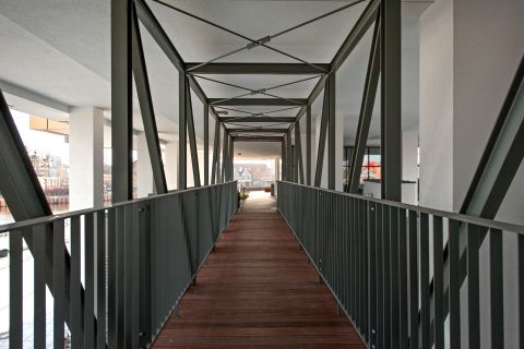 Blue Mandarin Riverside