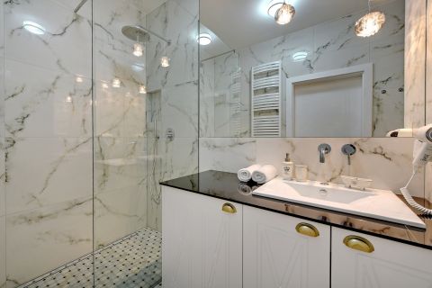 Blue Mandarin Riverside