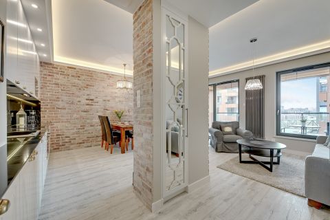 Blue Mandarin Riverside