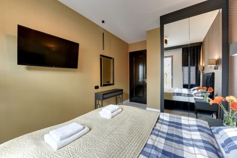 Blue Mandarin Riverside