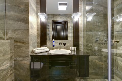 Blue Mandarin Riverside