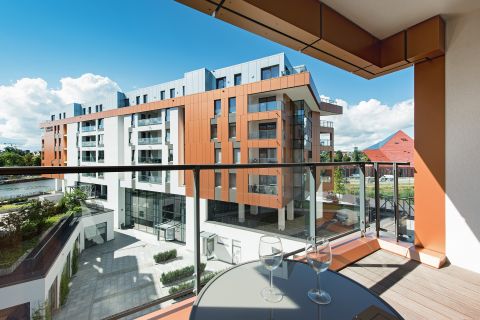 Blue Mandarin Riverside