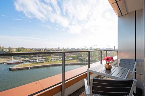 Blue Mandarin Riverside